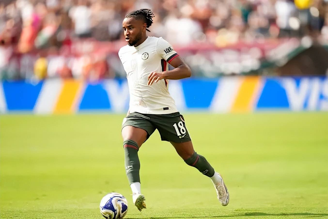 切尔西降价兜售恩昆库，为引进西蒙斯铺路，英超德甲多队有意求购