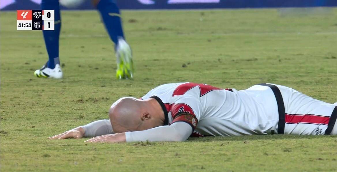 巴萨太被动了！西甲巴列卡诺队火药味太浓，亚马尔全程无亮点几乎崩溃